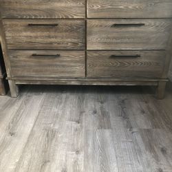 King Size Bed Frame Box Spring And Dressers