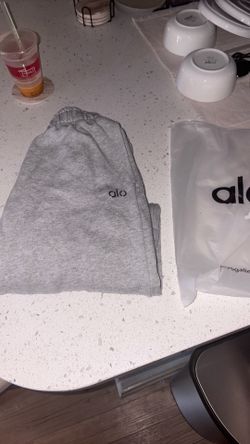 Alo sweats (never worn)