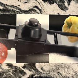 New in box Oneida Mandoline Slice Julienne with safety food holder