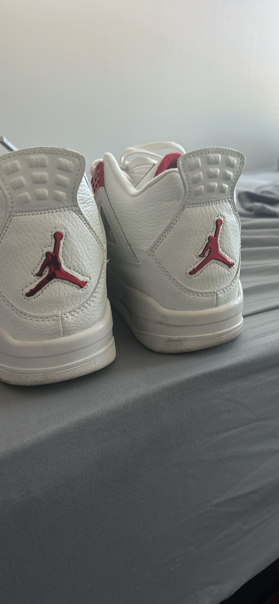 Jordan Retro Red Mettallic 4s Size 13