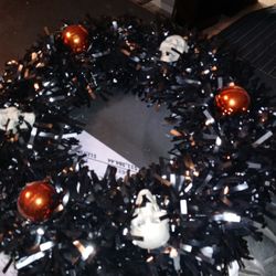 Flomo Trick Or Treat Tinsel Wreath Decroation