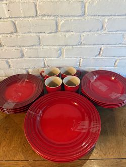 Le Creuset Dinnerware