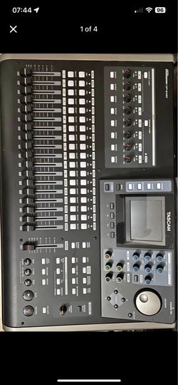Mixer Tascam 24 channel Sd