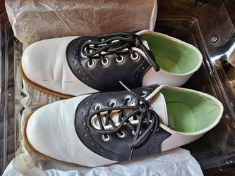 Saddle shoes