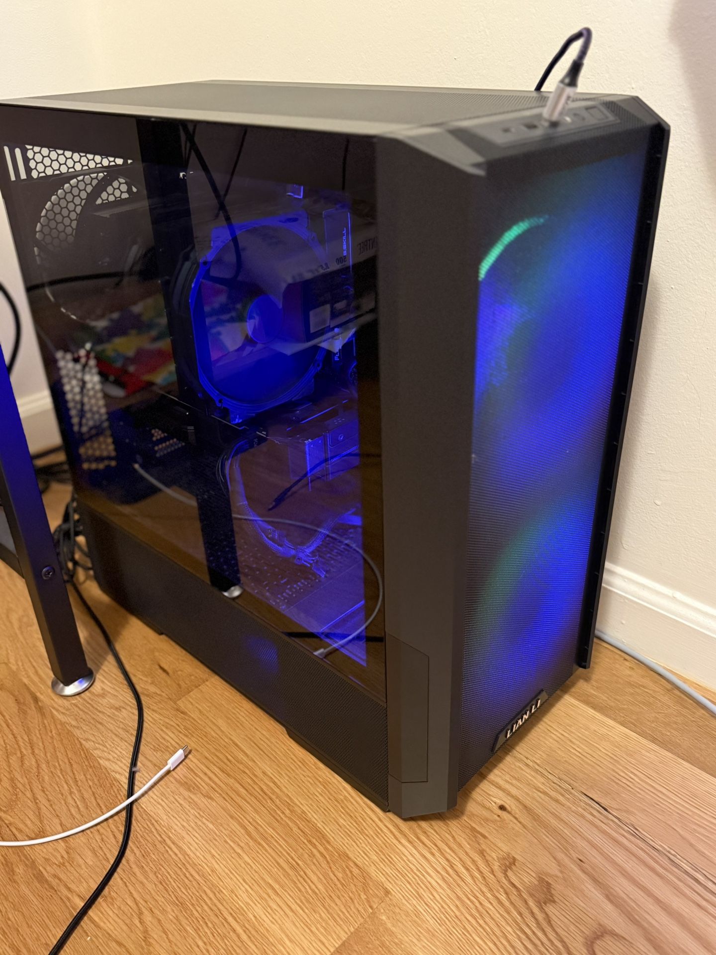 Asus Dual 4070 RTX 12GB - AMD Ryzen 7 7700X - Custom Built PC with Full set up