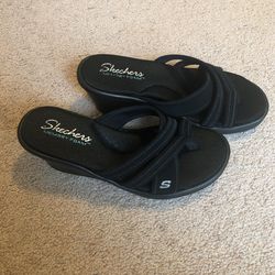Almost New Black Sketchers Sandals Size 6.5