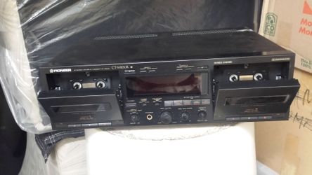 PIONEER DUAL CASSETTE PLAYER AND RECORDER