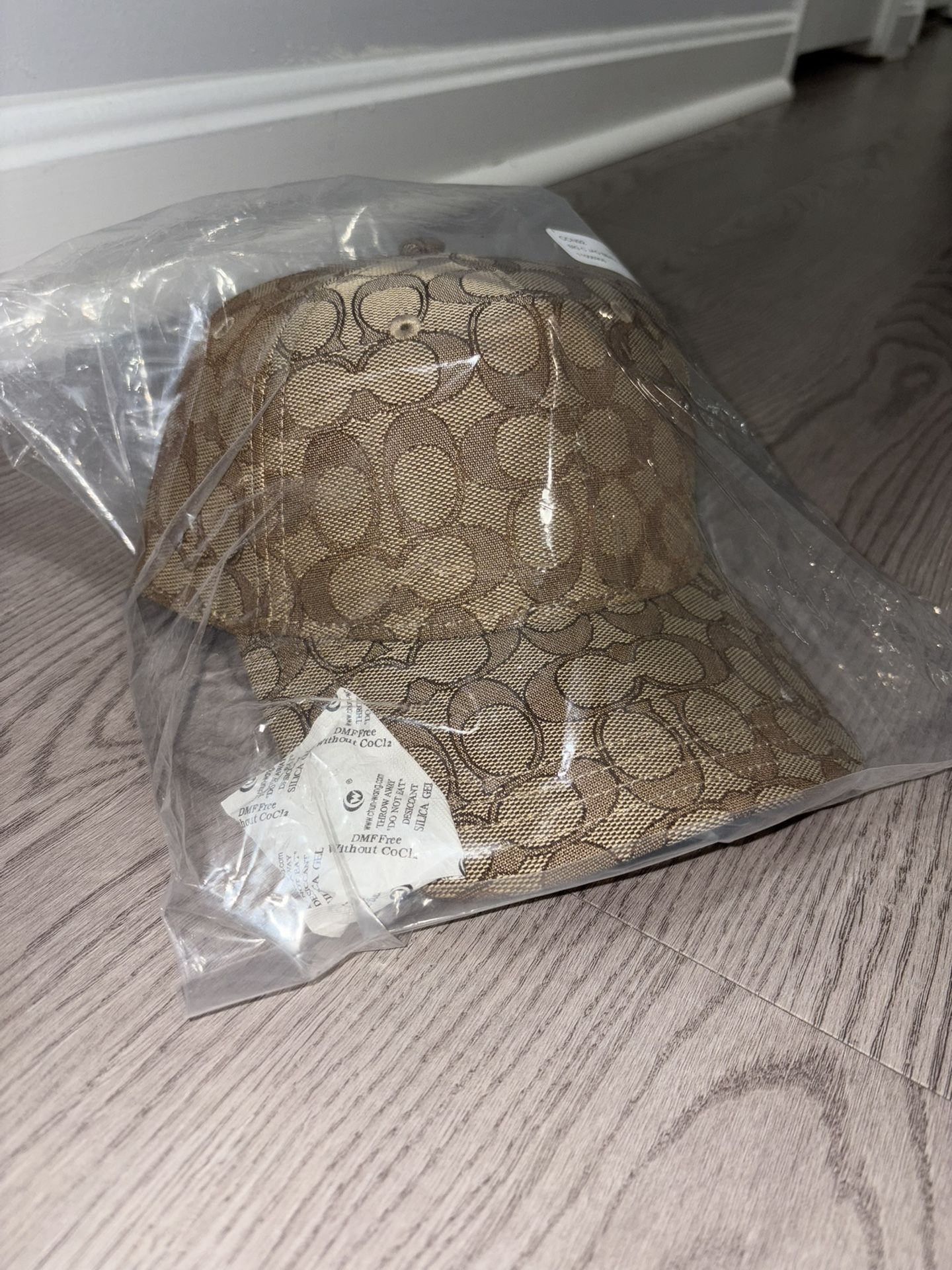 Coach Signature Jacquard Hat