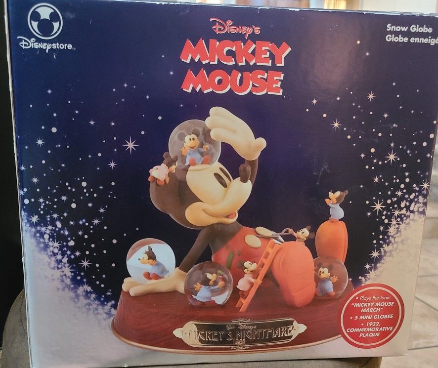 Extremely RARE! Disney Mickey Mouse Snow Globe