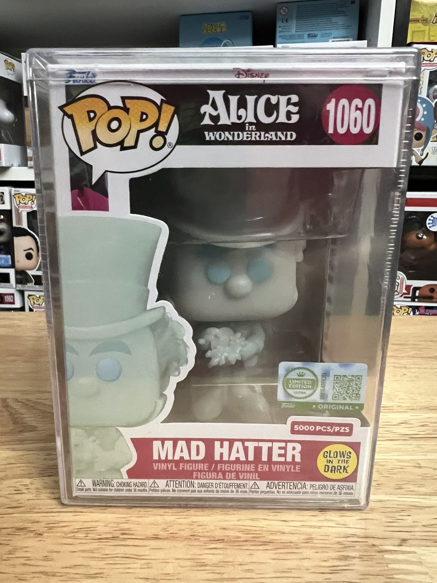 SOLD OUT IN HAND ULTRA LE 5,000 PCS GLOW Mad Hatter Funko Pop #1060 Alice Disney
