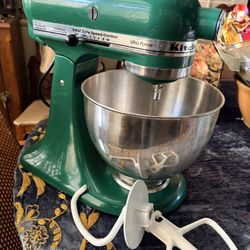 5quart Kitchen Aide Mixer