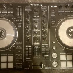 PIONEER SERATO DDJ-SR2 DJ CONTROLLER