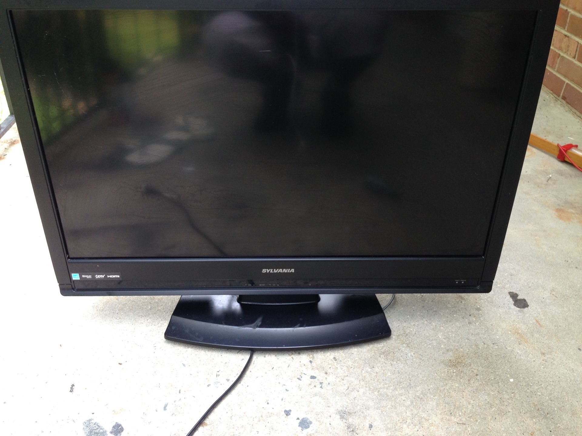 "32" flatscreen sylvania rd