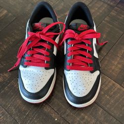 Grade School Air Jordan’s 1 Low OG 