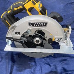 Dewalt XR Brushless 7-1/4 Circular Saw (Tool Only) No Battery No Charger