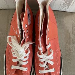 Chuck Taylor High Top Platfom Converse Women’s Size 9.5