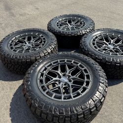 New Ford Raptor 22” Vossen HFX-1 Hybrid-Forged Wheels With 37” Nitto RidgeGrappler All-Terrain Tires