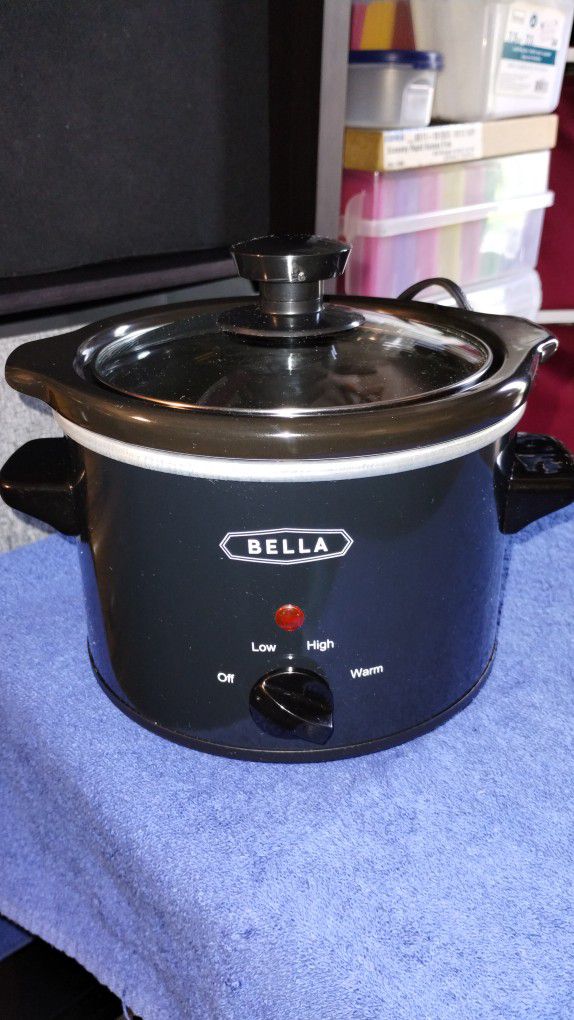  BELLA 1.5 Qt Quart Slow Cooker Crock w/Tempered Glass Lid: Home  & Kitchen