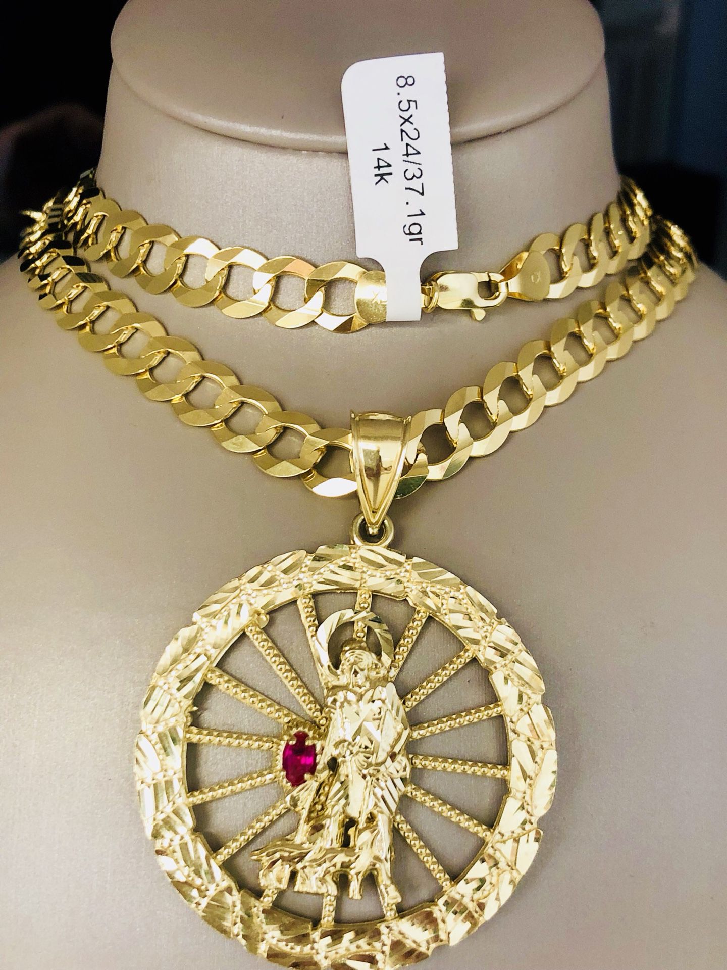 Cadena Gucci de oro 14k $ 1200.00 for Sale in Miami, FL - OfferUp
