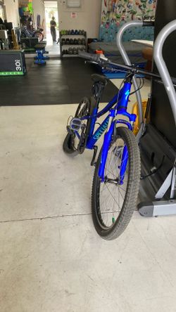 8 gear Specialized mountain bike (pick up only, with cash)