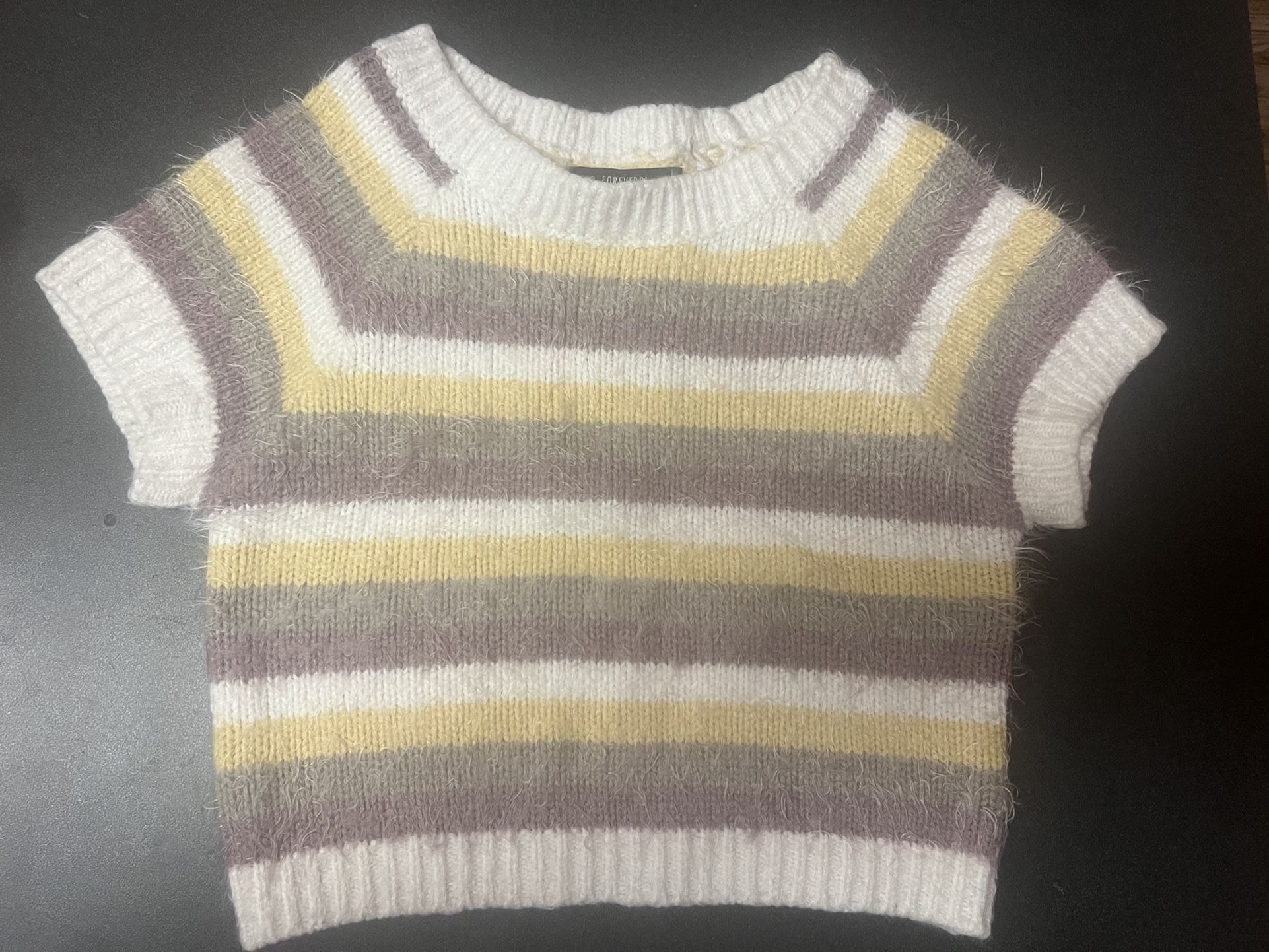 Ladies Medium Forever 21 Cropped Sweater