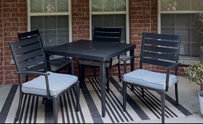 Outdoor patio set with cushions