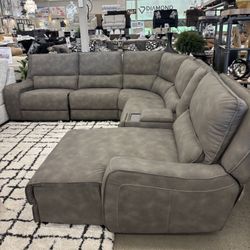 Power Reclining Sectional 
