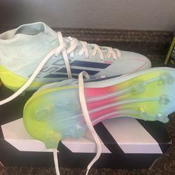 Soccer Shoes  50$