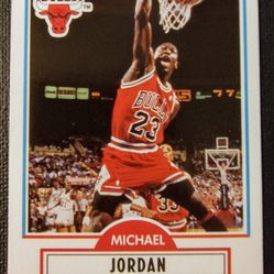1990 Fleer Error Basketball Card #26 Michael Jordan Yellow Dot IN Excellent Condition.
