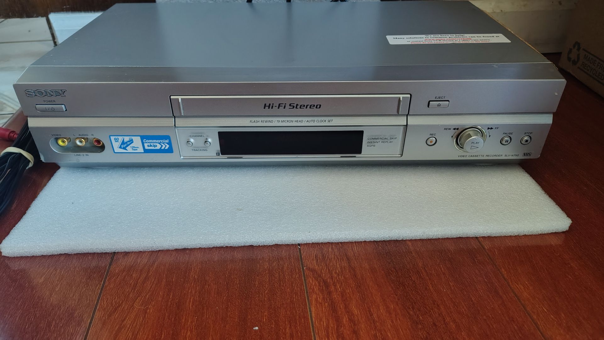 Sony SLV n75 fore head Hi-Fi stereo VCR VHS player