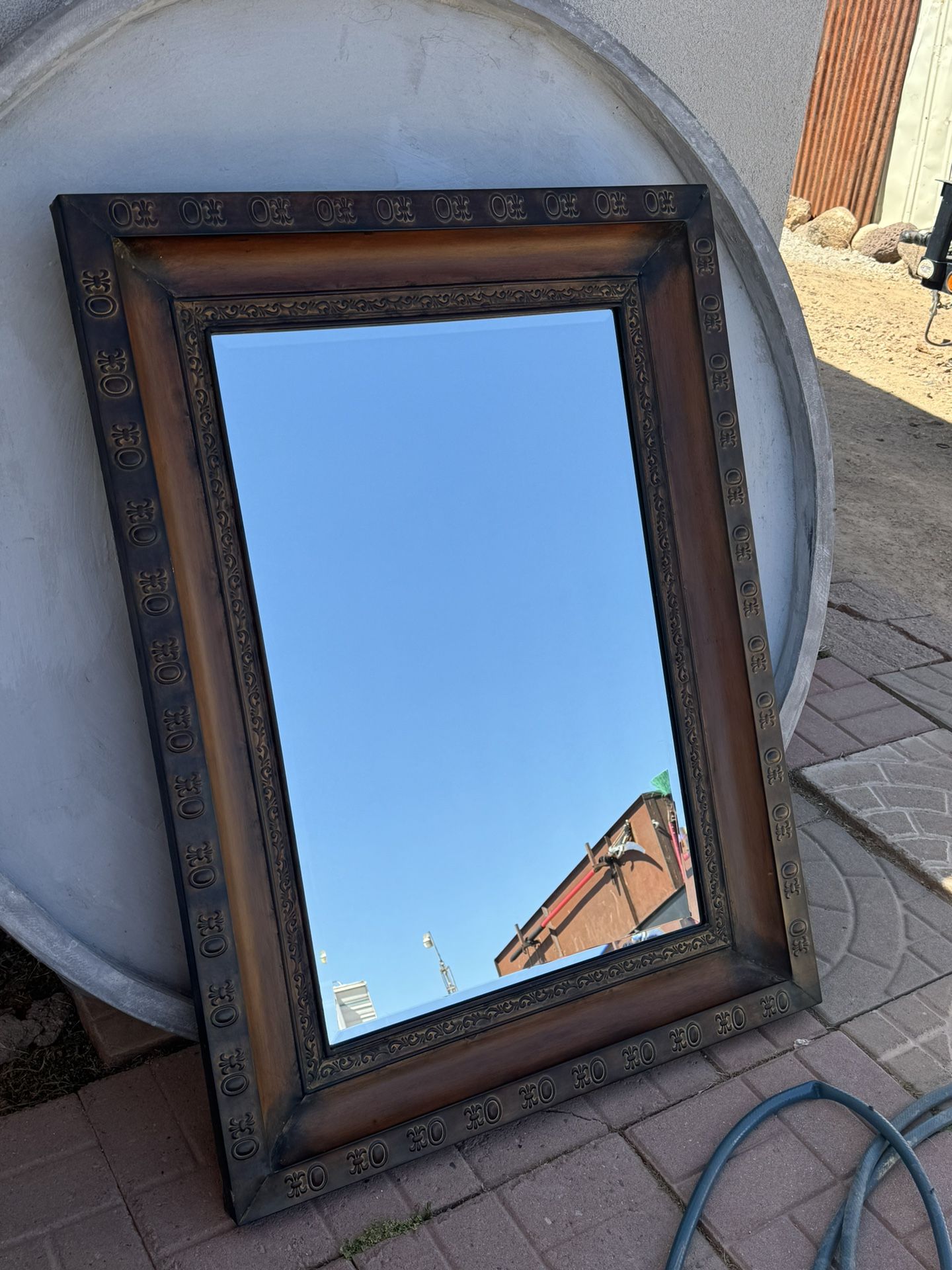 Uttermost mirror