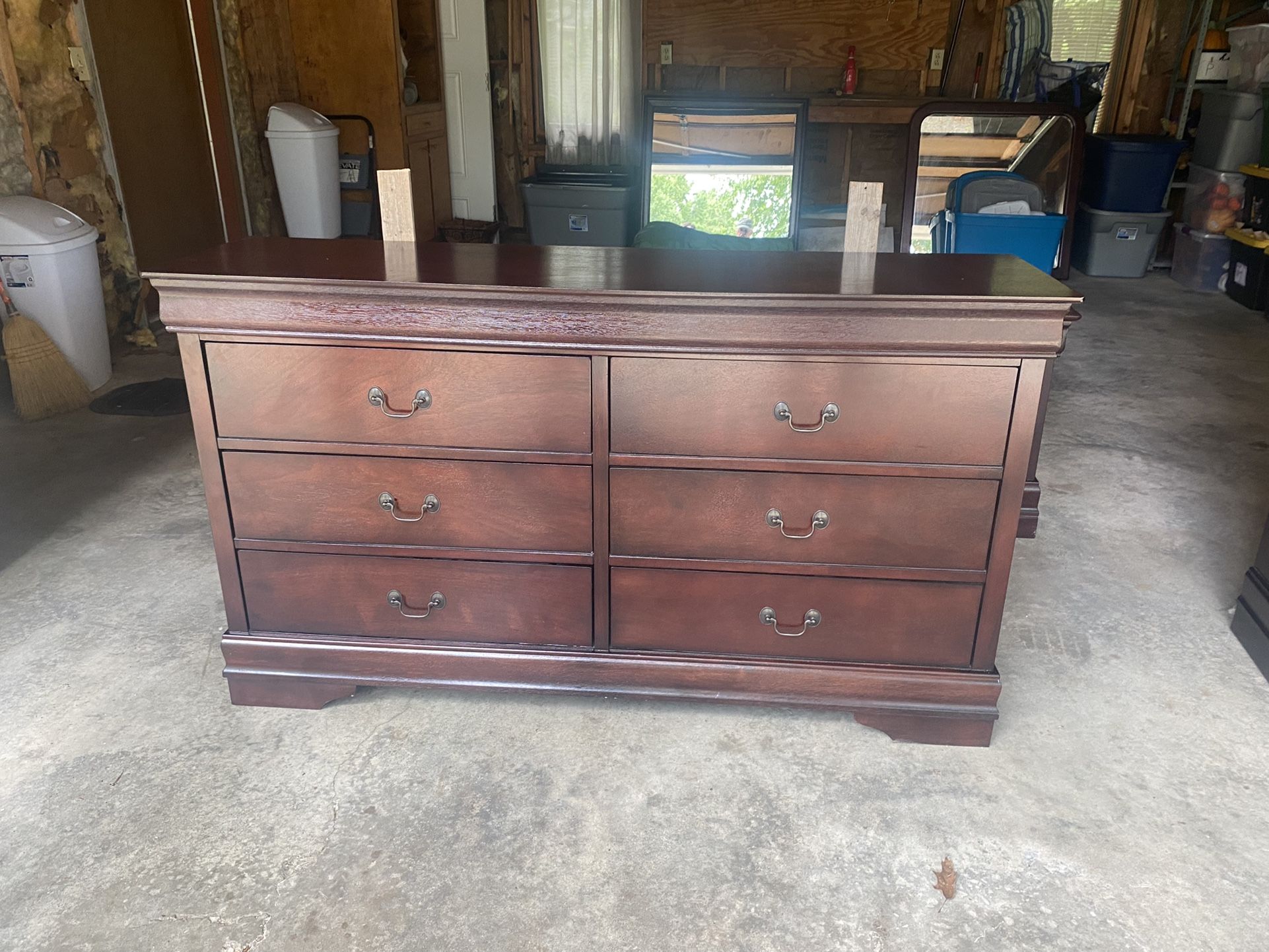 Dresser & Mirror 200$'OBO Delivery Available If Needed 