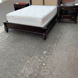 Queen Bedroom Set 
