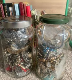 OVER 2 POUNDS OF JEWELRY JUNK