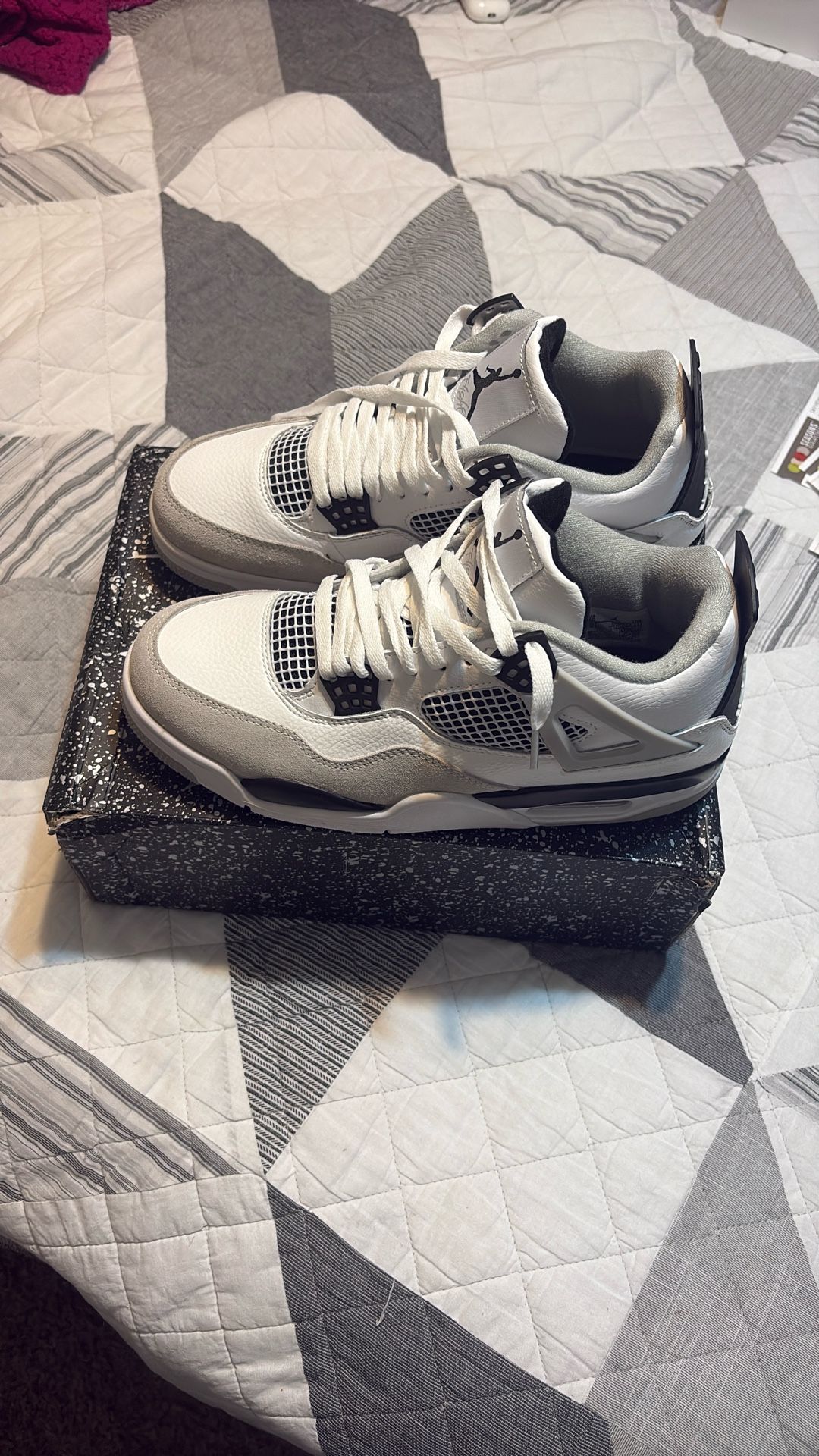 Jordan 4 Reto Military Black And White