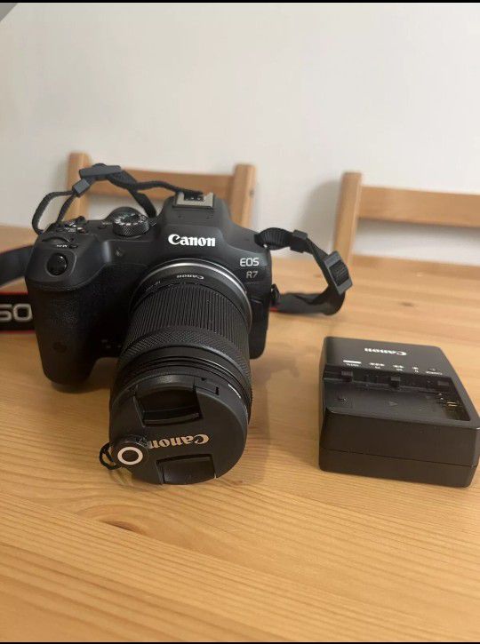 Canon EOS R7 Mirrorless Digital Camera