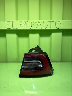 2021 2022 2023 2024 TESLA MODEL 3 Right Passenger Side Quarter Panel / Outer Tail Light OEM 1502087 -00