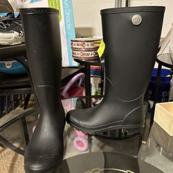 Size 6 UGG rain boots