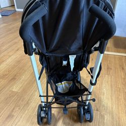 Chicco Lightweight Stroller – Excellent Condition
