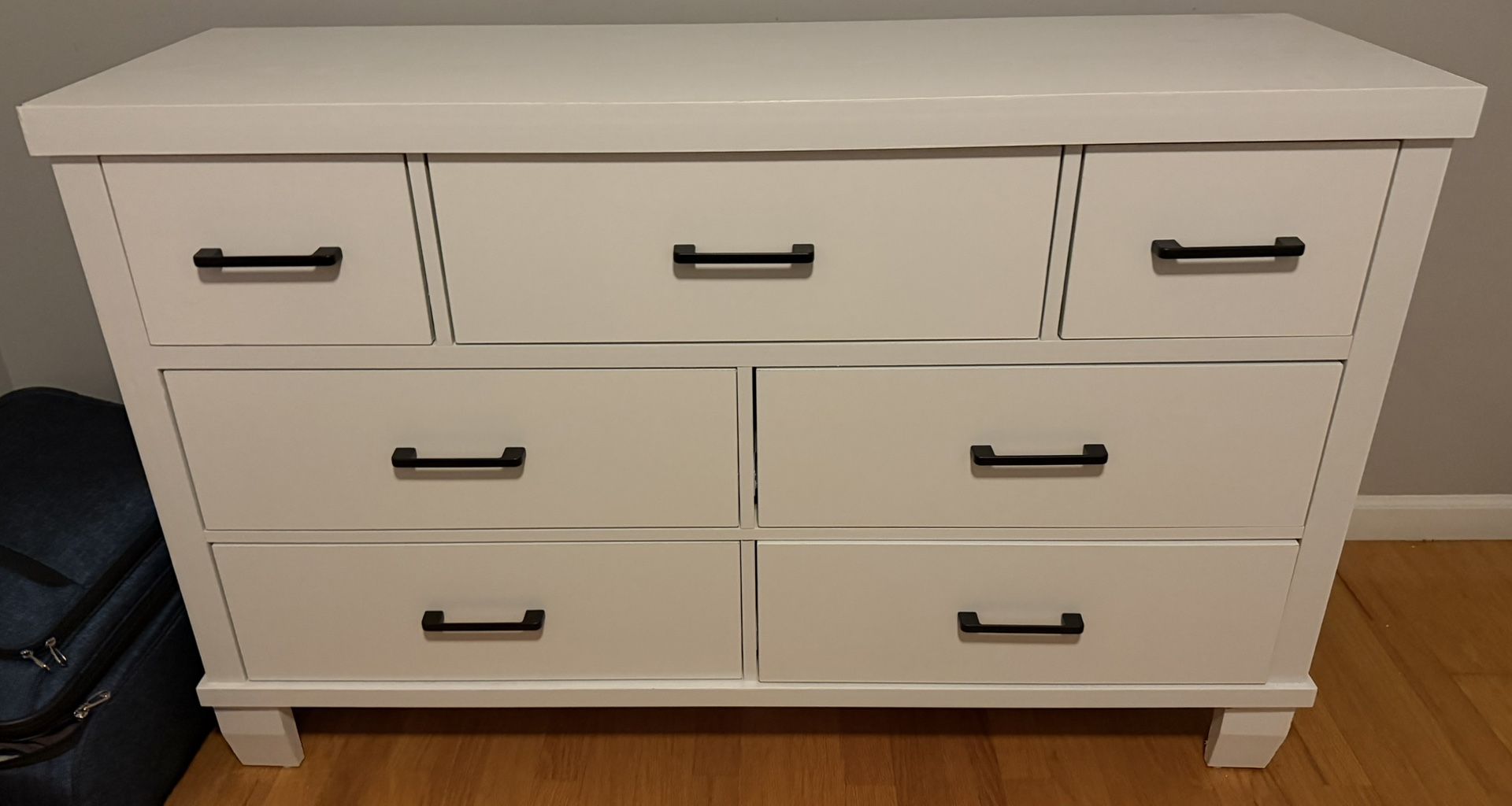 White Drawer cabinet