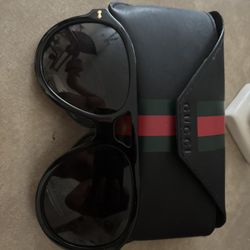 Gucci, Sunglasses With Side Blinders. / Wallet 