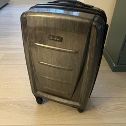 Samsonite Carry On Hard Shell Luggage Spinner/Suitcase