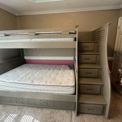 Twin over Full size Bunk Bed w/Storage Trundle 