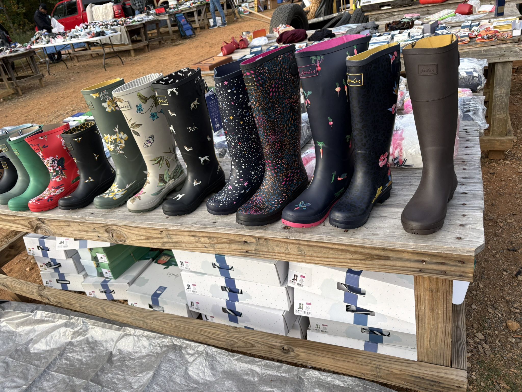 $15 Rain Boots 👢 $15 ( sale Sale Sale)