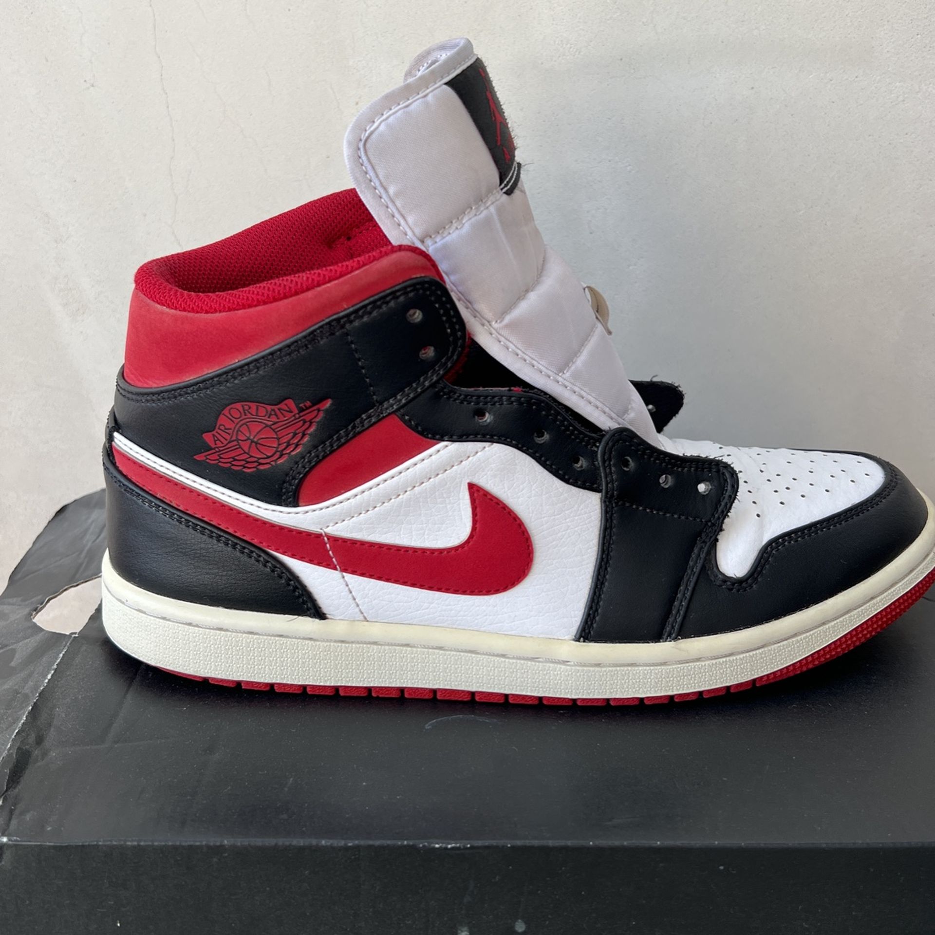 Boys Jordan 1 Mid