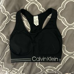Sport bras/bralettes