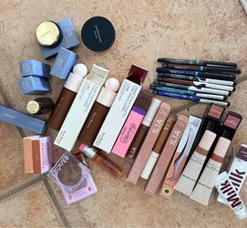 Premium Makeup 26 pcs $631 Retail Rare Beauty ILIA Merit Laura Mercier