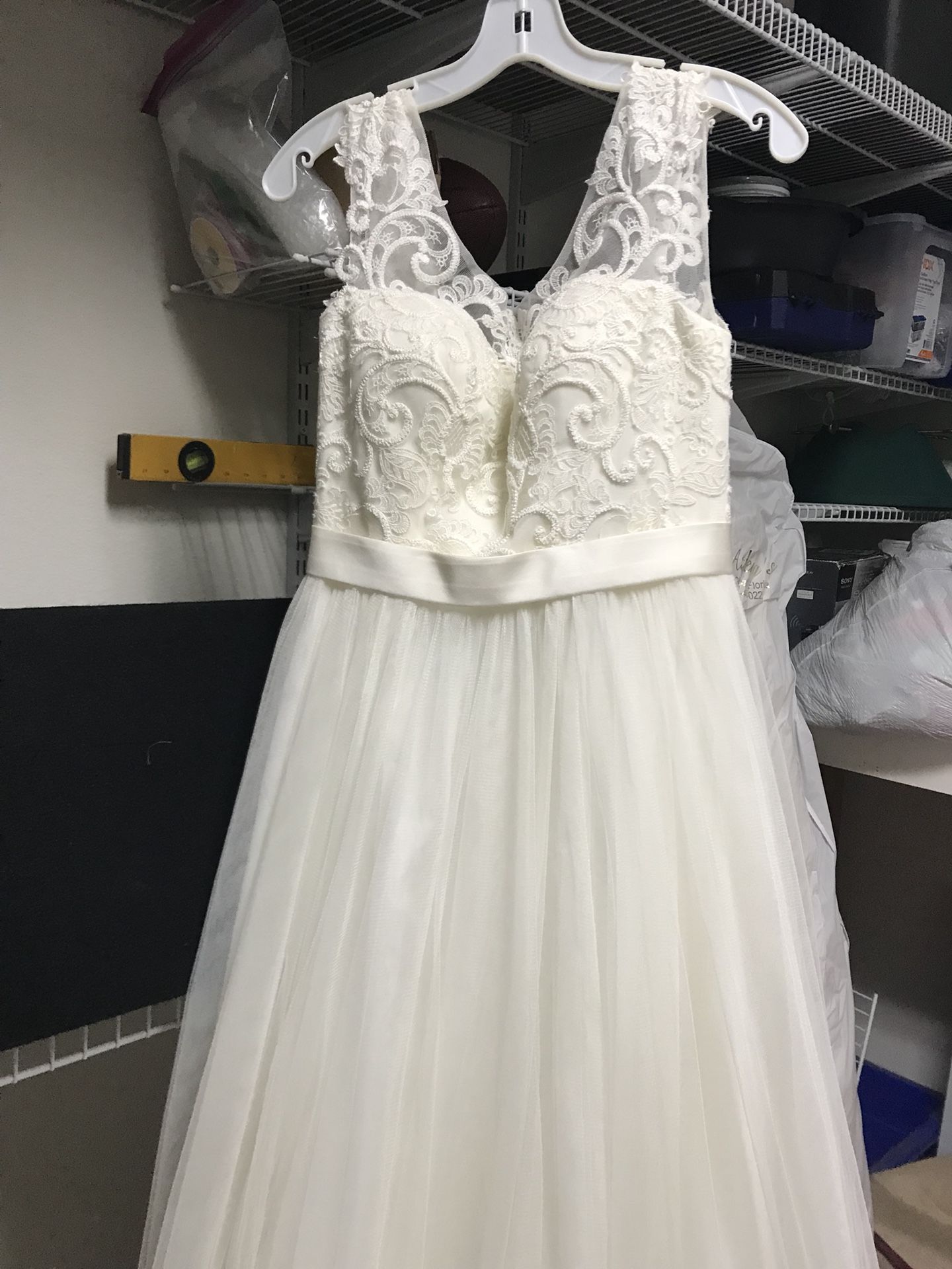 Wedding gown BRAND NEW NEVER WORN TAG STILL ATTACHED