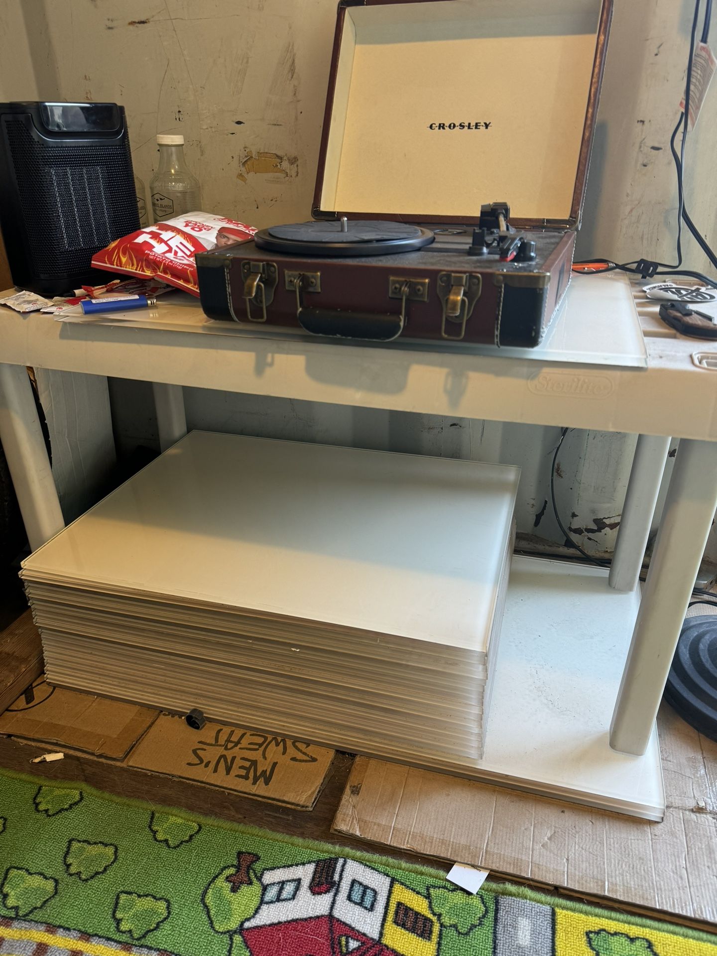 white glass display tiles