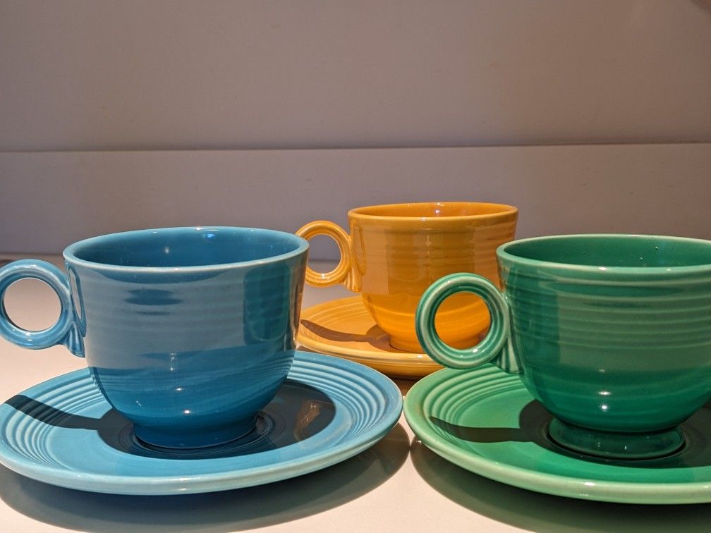 Fiesta Ware Vintage Original 4 Mugs, 3 Saucers